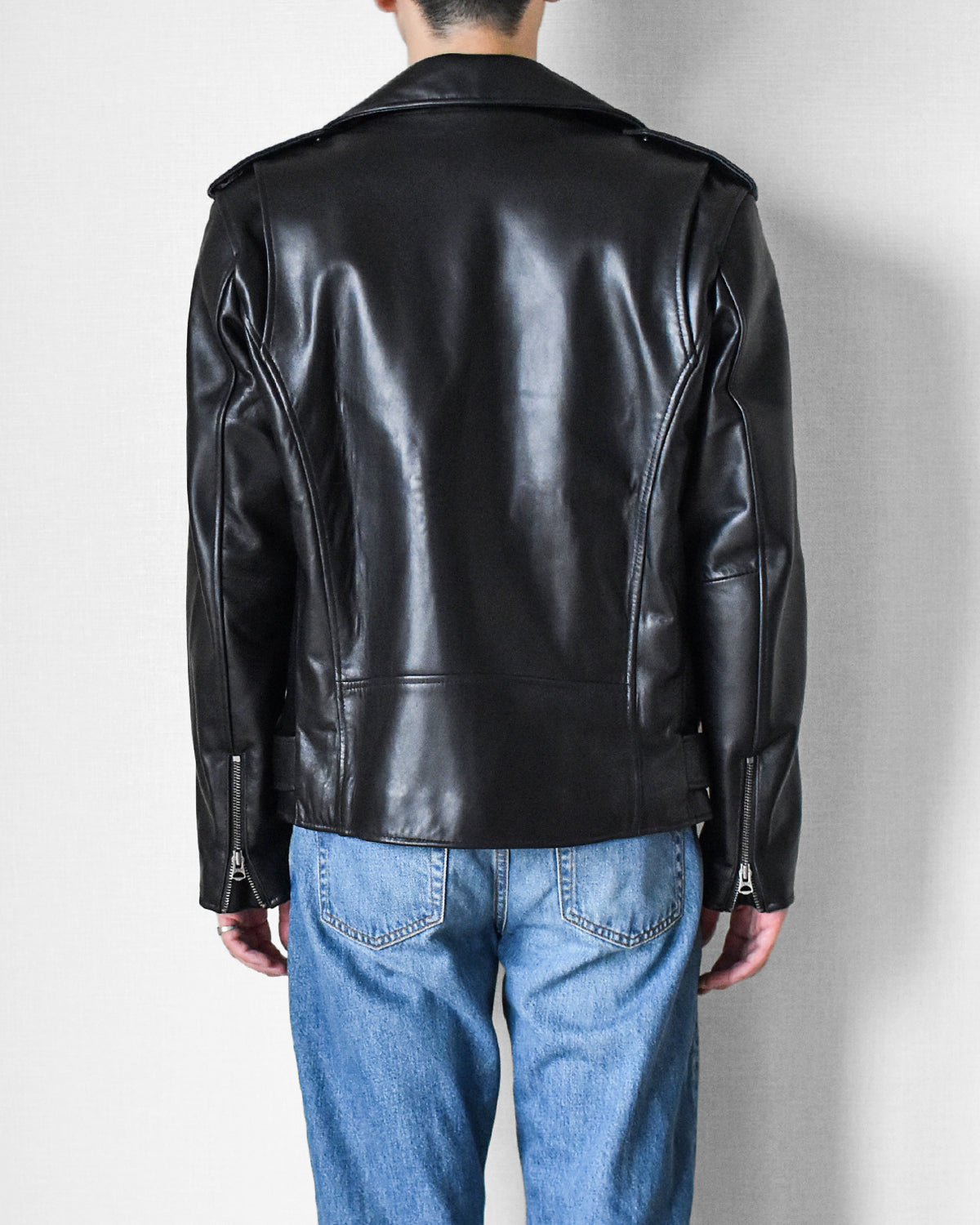 価格以上の満足感を味わえる一着,本格志向のダブルライダースジャケット 【Y1104】