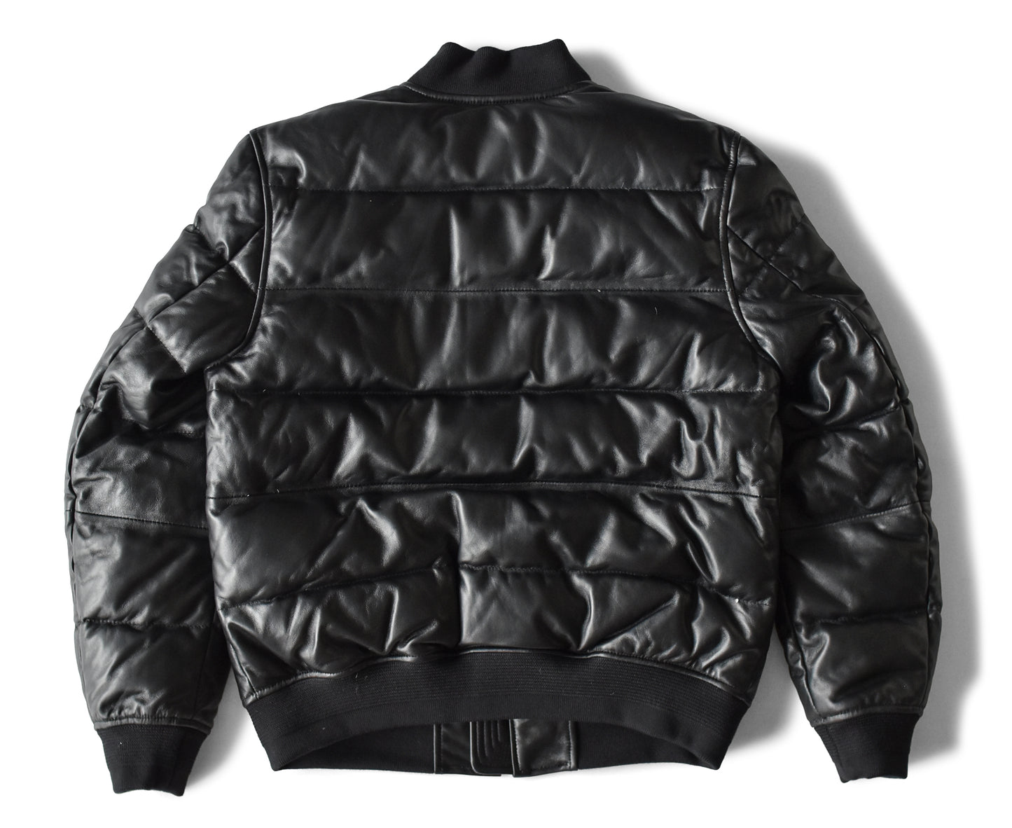 ニュージーランド産羊革で仕立てた、高級感を極めたレザーダウンジャケット【Y3200】