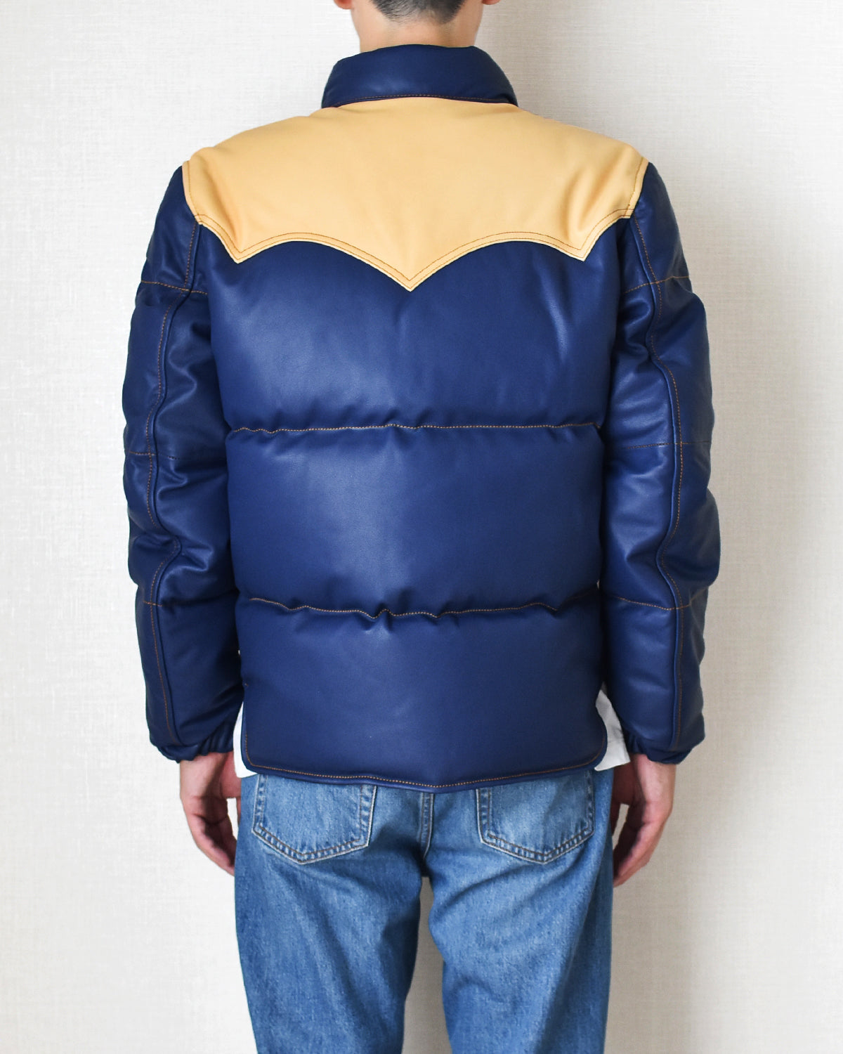 デザイン性と機能性を兼備した、至高のレザーダウンジャケット　【Y758】